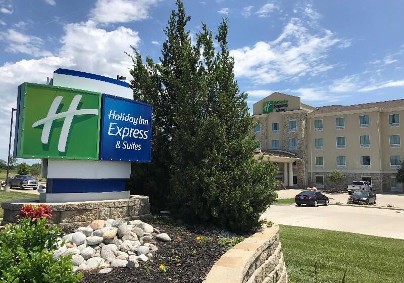 Holiday Inn Express Hotel & Suites St. Joseph By Ihg