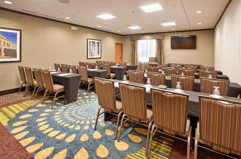 Holiday Inn Express Hotel & Suites St. Joseph By Ihg