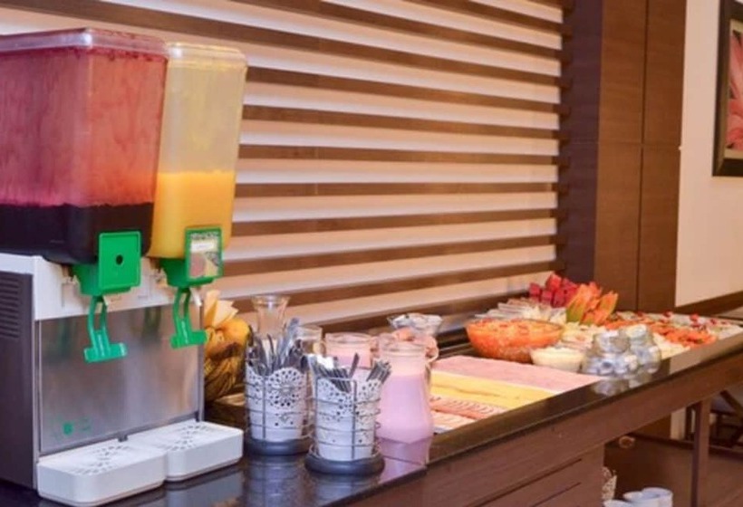 호텔 Açores Premium  5 Minutos Do Moinhos De Vento