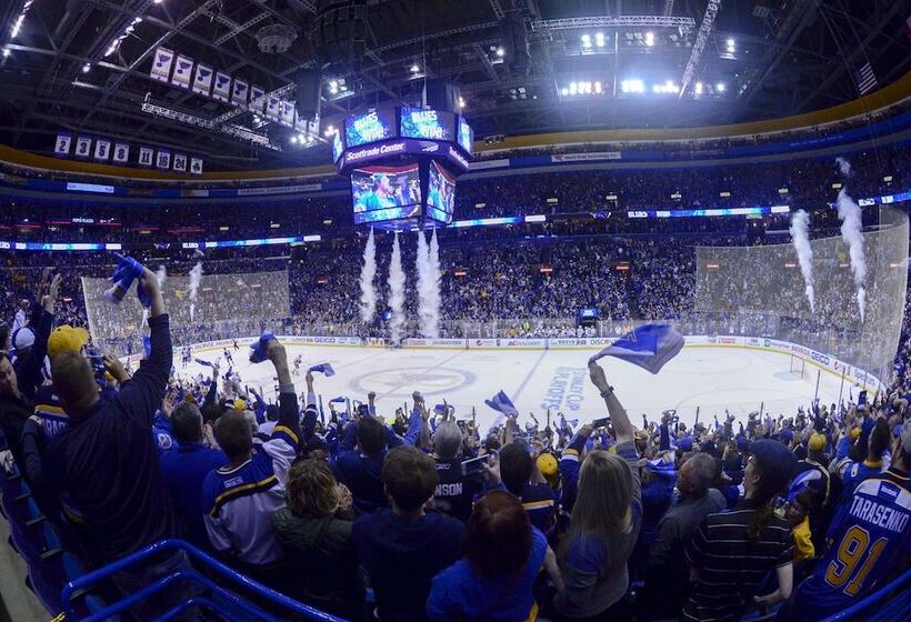 فندق Americas Best Value Inn St. Louis Downtown