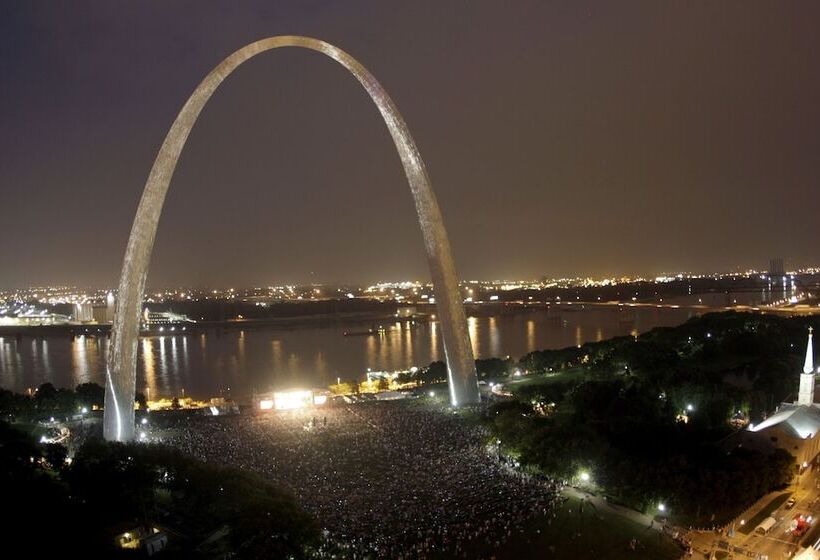 ホテル Americas Best Value Inn St. Louis Downtown