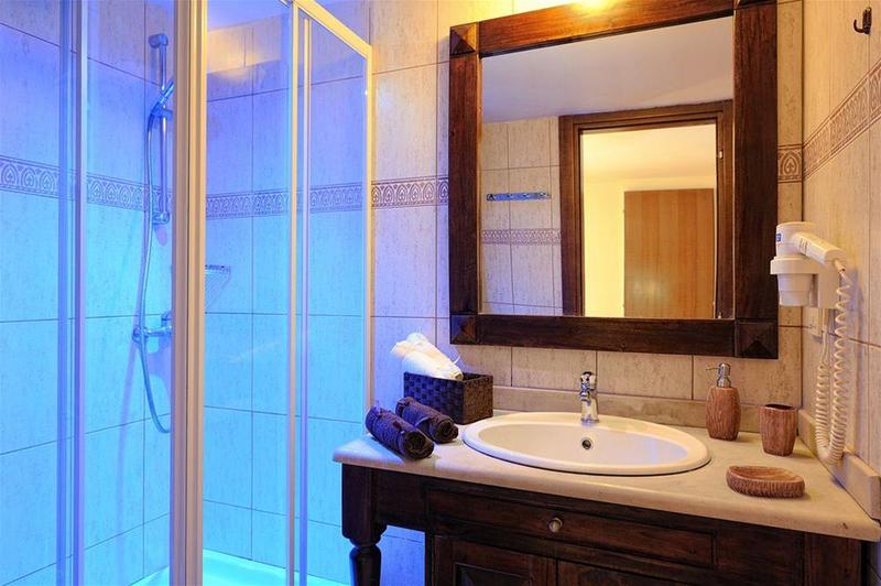 בית מלון כפרי Anesis Blue Boutique