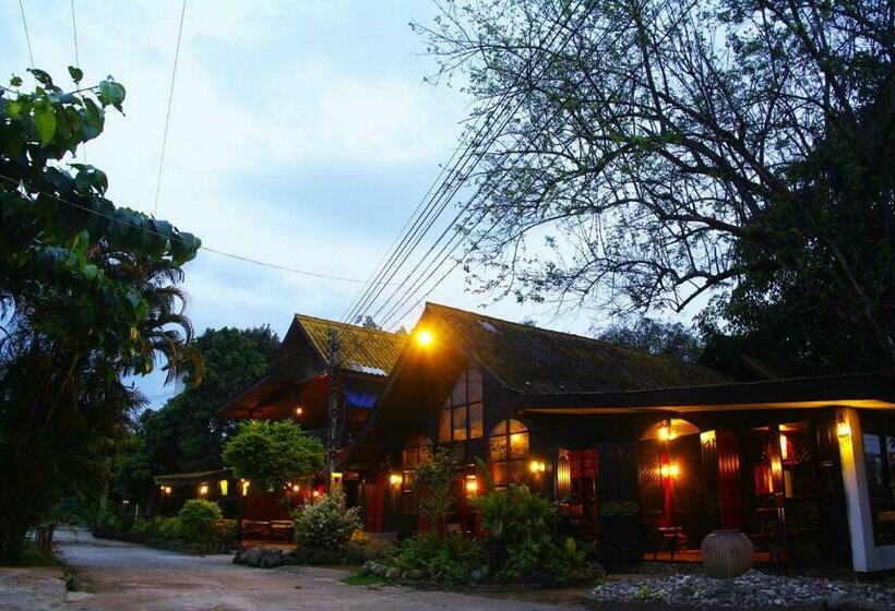 فندق Areeya Phuree Resort