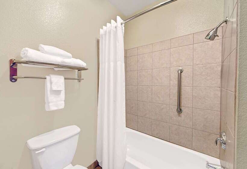 فندق Baymont By Wyndham Decatur