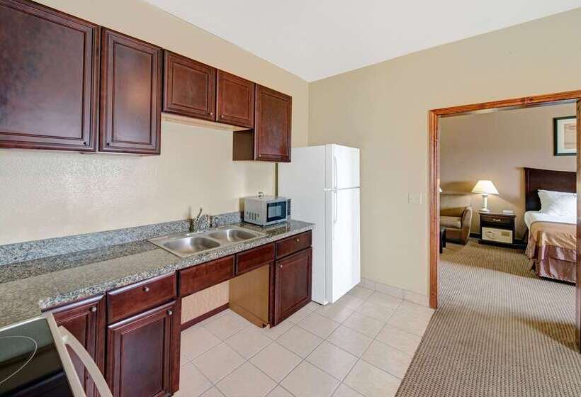 فندق Baymont By Wyndham Decatur