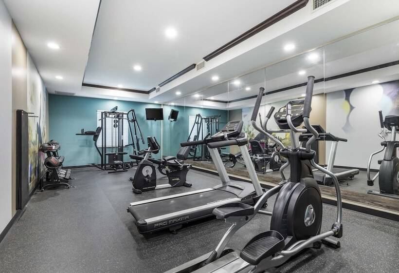 فندق Best Western Plus Longhorn Inn & Suites