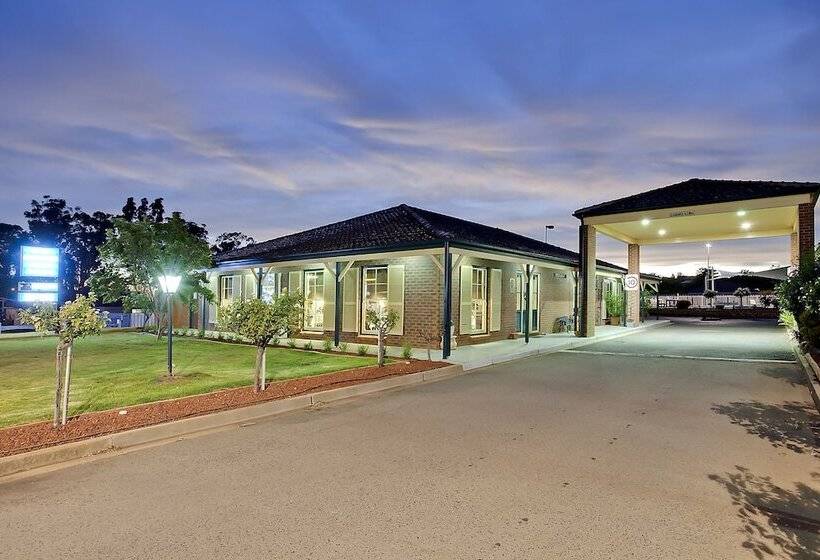 هتل Bushmans Motor Inn