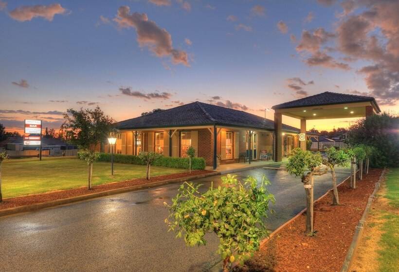 هتل Bushmans Motor Inn