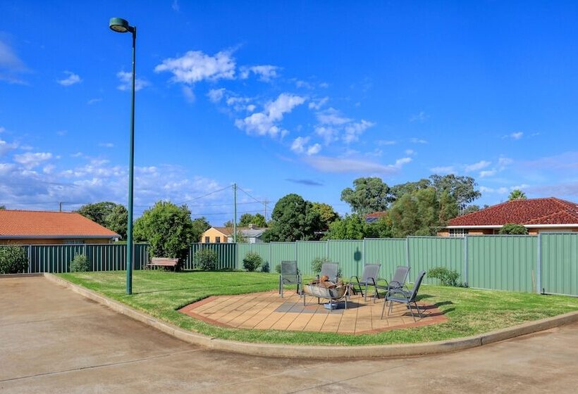 هتل Bushmans Motor Inn