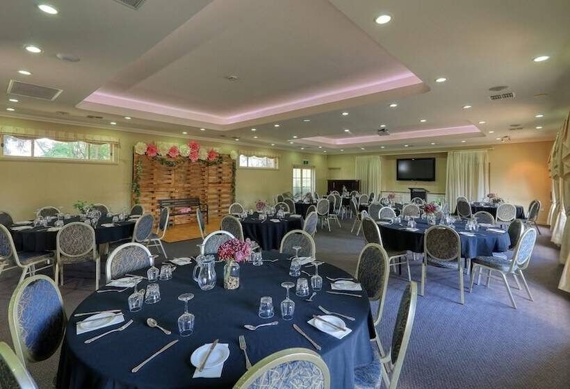 هتل Bushmans Motor Inn