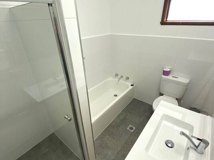 هتل Bushmans Motor Inn