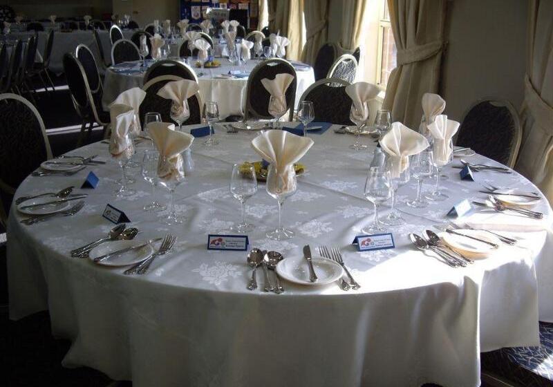 هتل Bushmans Motor Inn