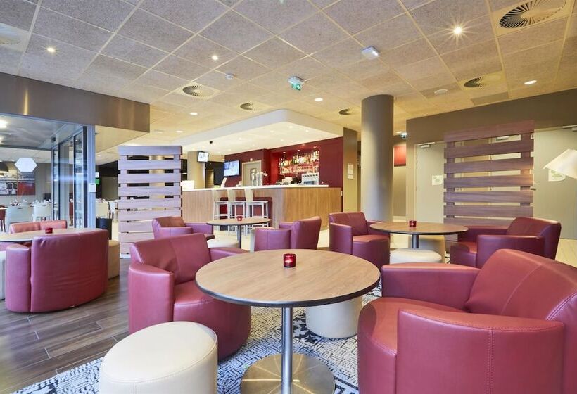 בית מלון כפרי Campanile Lille Euralille