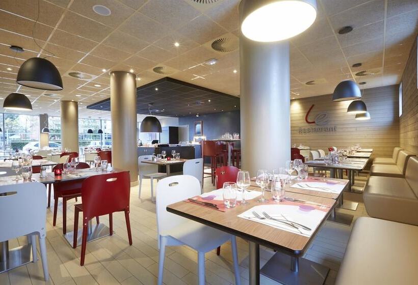 בית מלון כפרי Campanile Lille Euralille