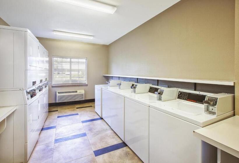 בית מלון כפרי Candlewood Suites Indianapolis Airport, An Ihg