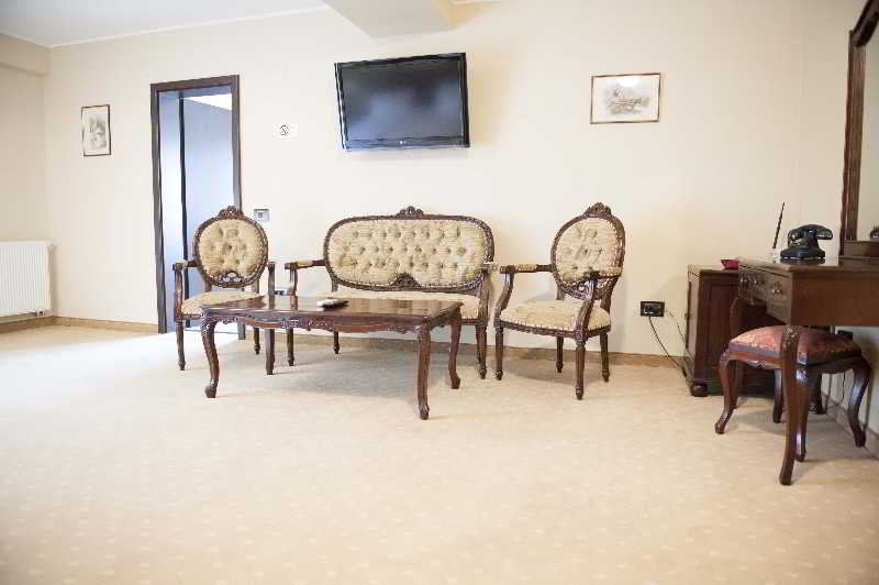 فندق Classic Inn