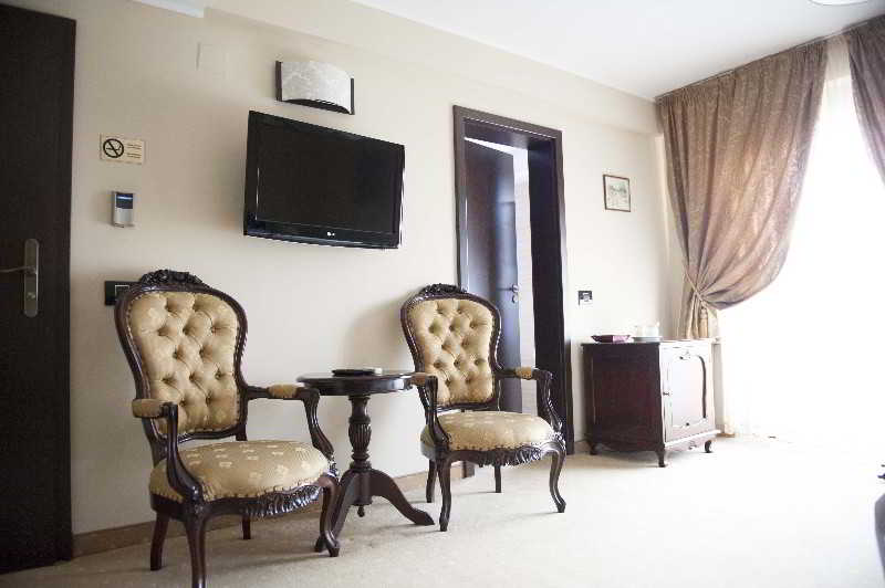 فندق Classic Inn