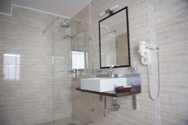 فندق Classic Inn