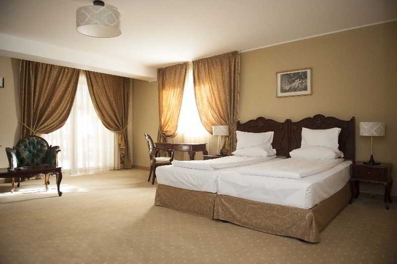 فندق Classic Inn