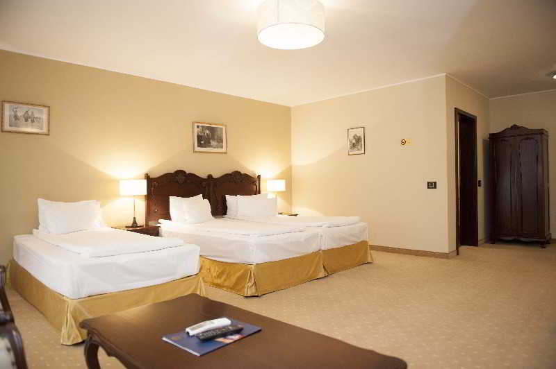 فندق Classic Inn