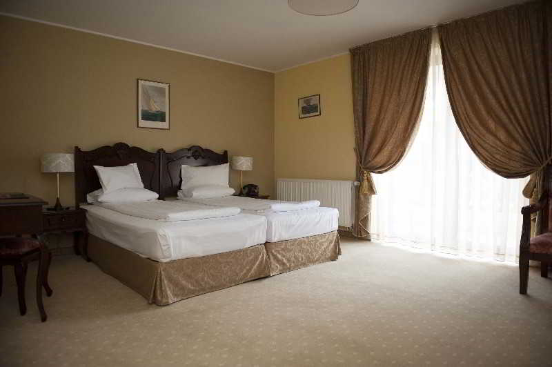 فندق Classic Inn