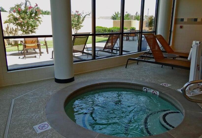 فندق Courtyard By Marriott Clarksville