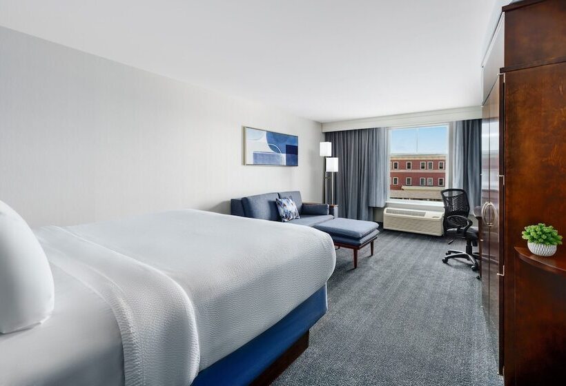 هتل Courtyard Keene Downtown
