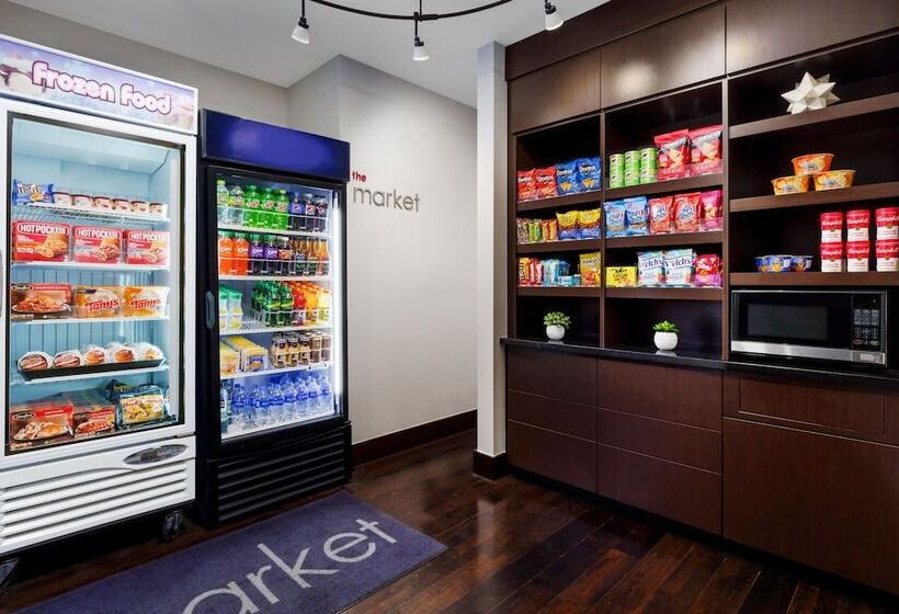 هتل Courtyard Keene Downtown