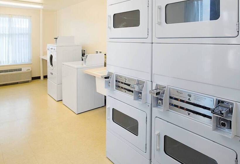 هتل Courtyard Keene Downtown