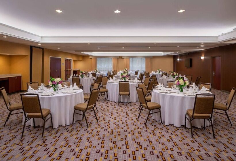 فندق Courtyard By Marriott Covington / Mandeville