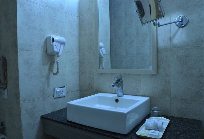 Days Hotel By Wyndham Neemrana