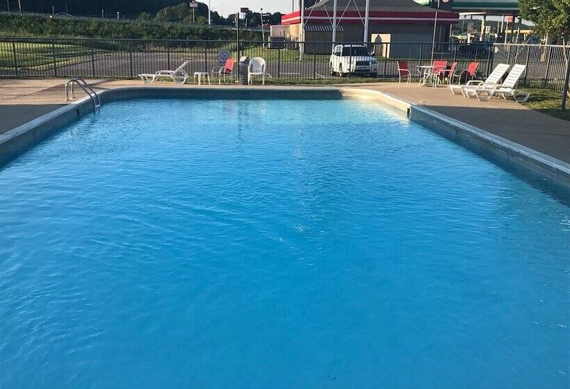 בית מלון כפרי Days Inn By Wyndham Cave City