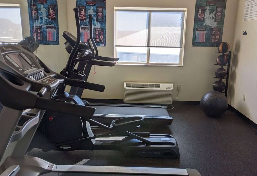 فندق Days Inn & Suites By Wyndham Castle Rock