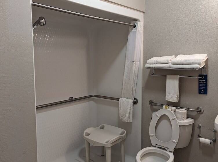 فندق Days Inn & Suites By Wyndham Castle Rock