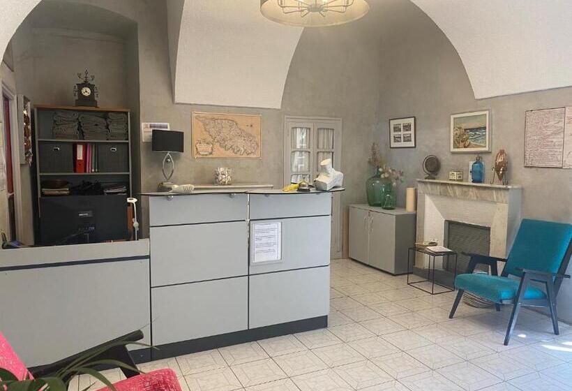 ホテル De La Plage Santa Vittoria