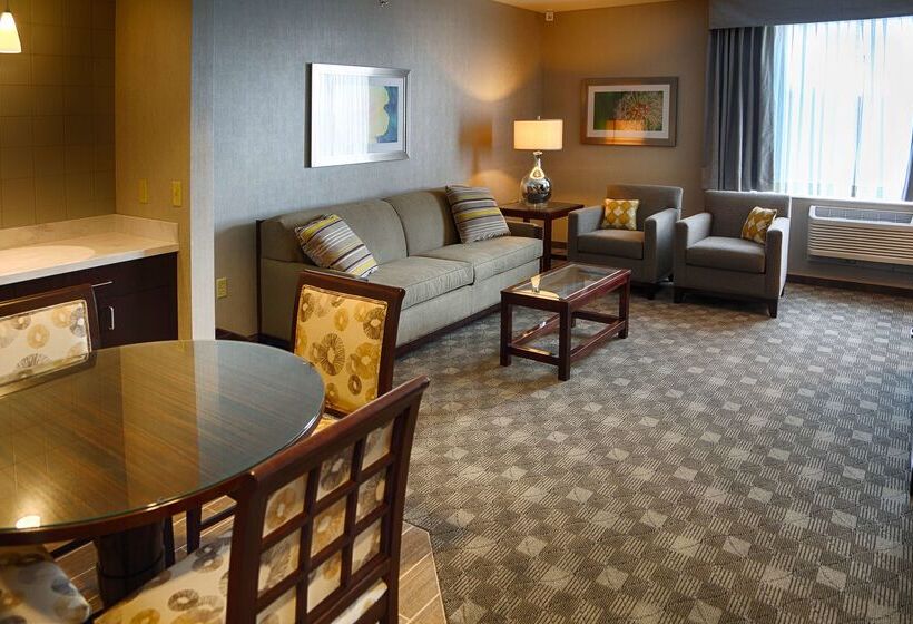 فندق Doubletree By Hilton Lawrenceburg