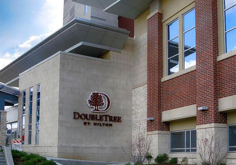 فندق Doubletree By Hilton Lawrenceburg