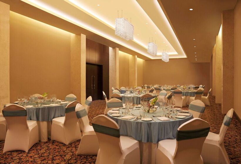 호텔 Doubletree By Hilton Punechinchwad