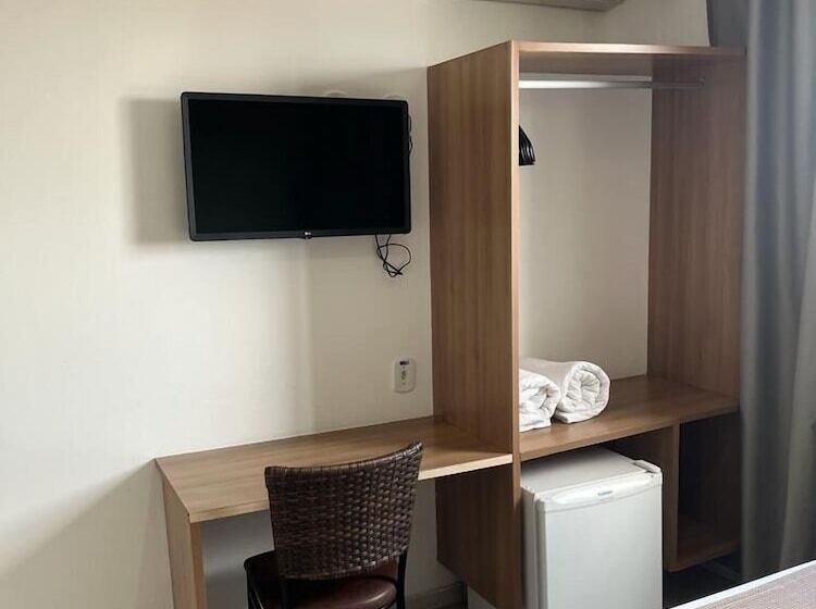 ホテル Larison Hotéis Economy