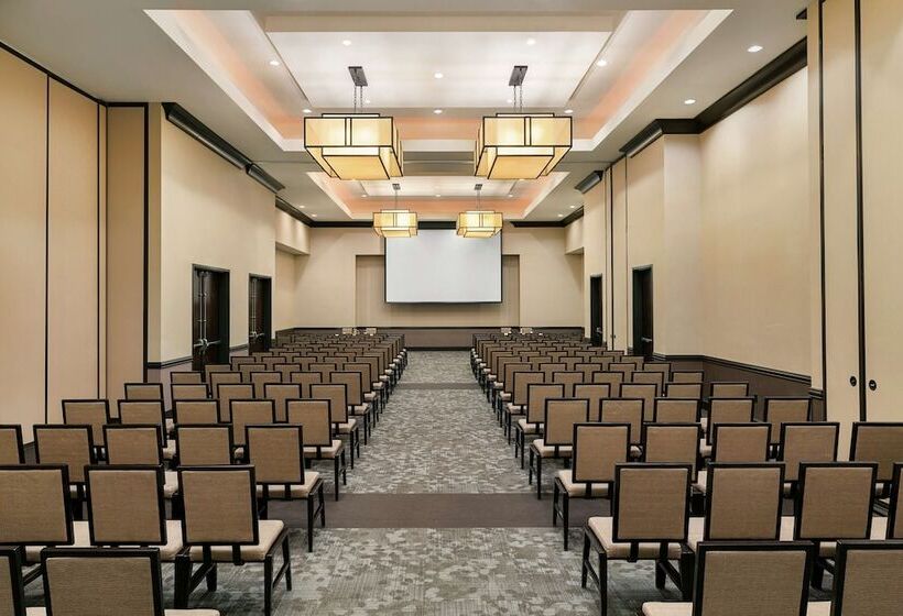 فندق Embassy Suites By Hilton Salt Lake West Valley City