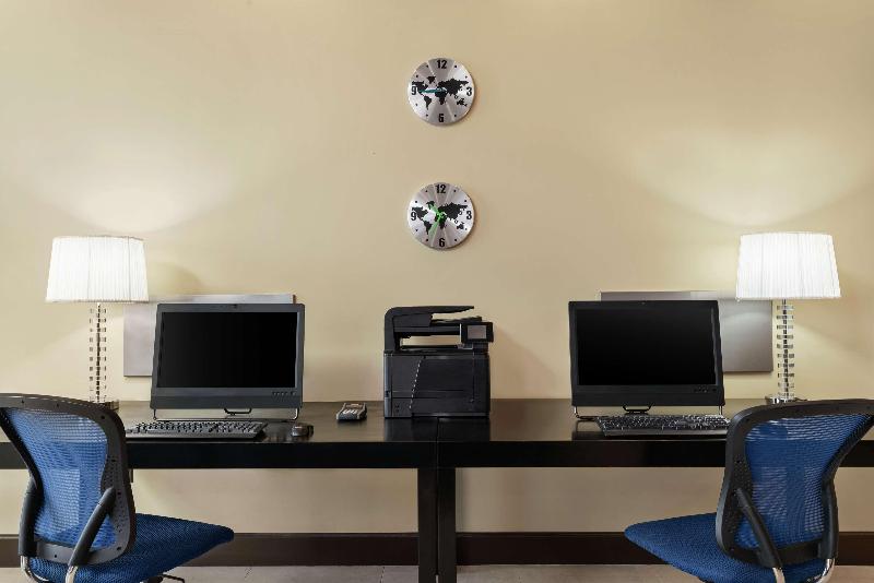 فندق Embassy Suites By Hilton Salt Lake West Valley City