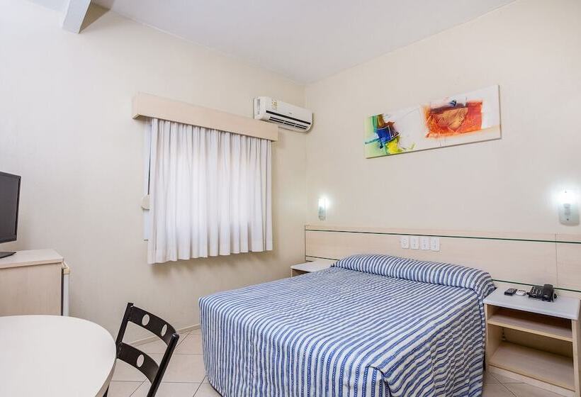 בית מלון כפרי Express Canoas