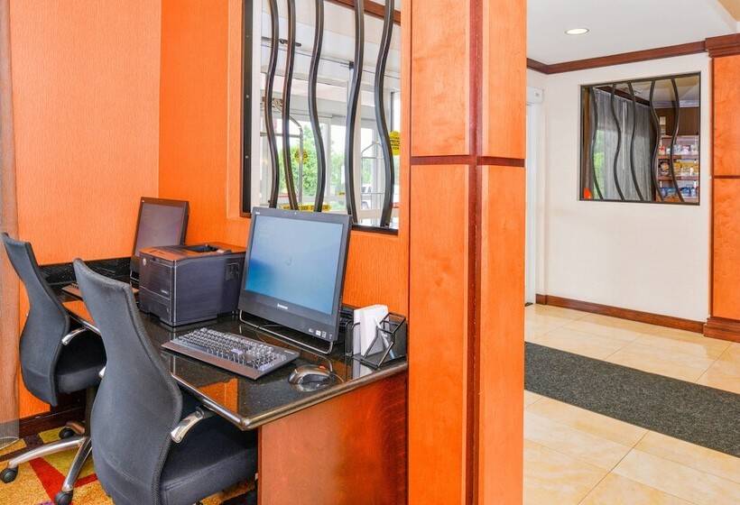 Отель Fairfield Inn And Suites By Marriott Asheboro