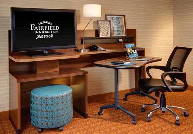 فندق Fairfield Inn And Suites Hutchinson