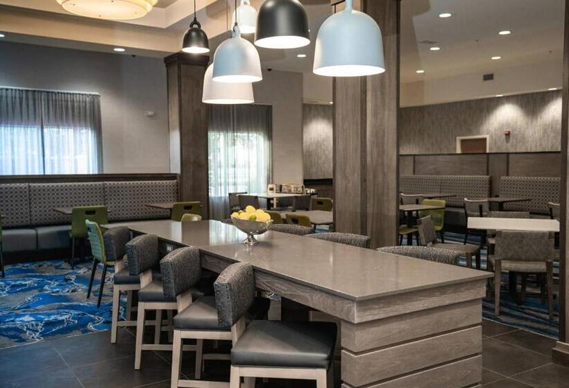 酒店 Fairfield Inn & Suites By Marriott Kearney