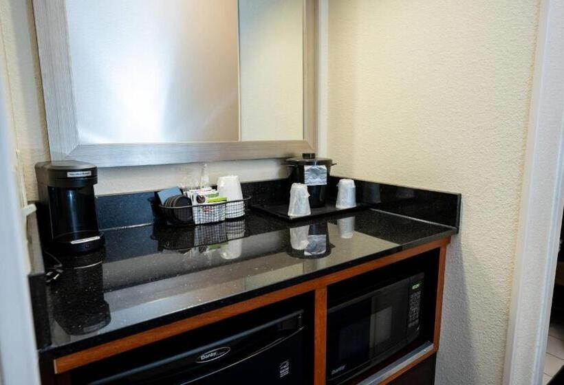 酒店 Fairfield Inn & Suites By Marriott Kearney