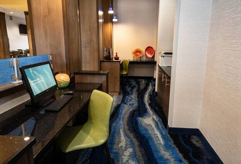 酒店 Fairfield Inn & Suites By Marriott Kearney
