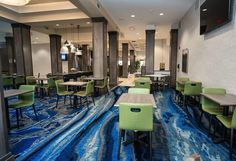 酒店 Fairfield Inn & Suites By Marriott Kearney