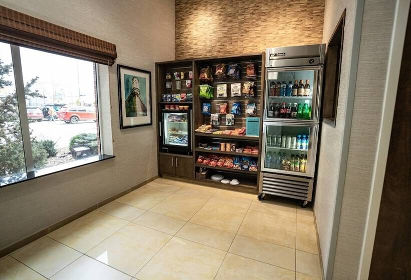 酒店 Fairfield Inn & Suites By Marriott Kearney