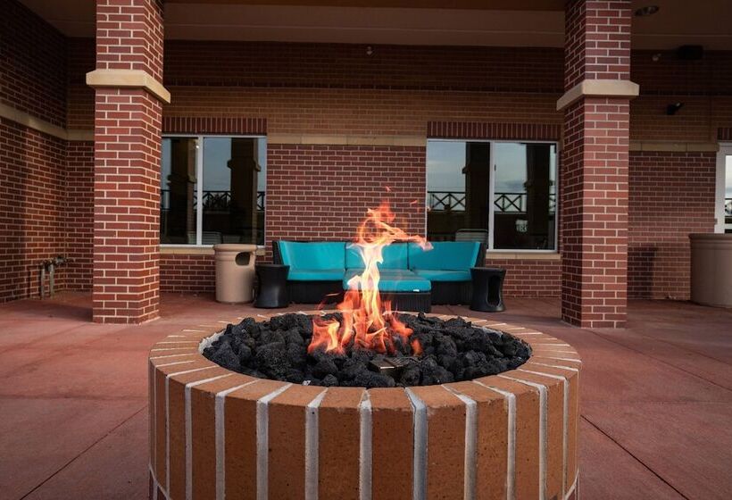 酒店 Fairfield Inn & Suites By Marriott Kearney